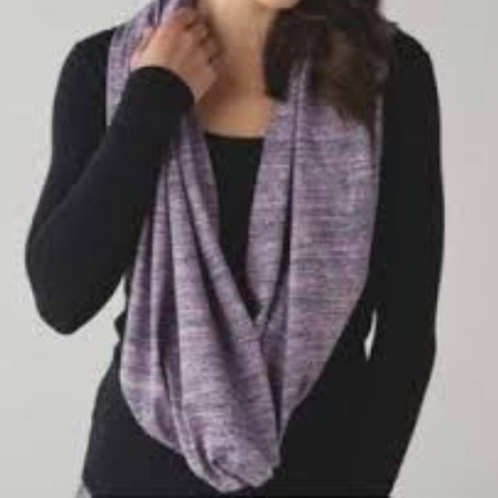 Lululemon Vinyasa Heathered Scarf.